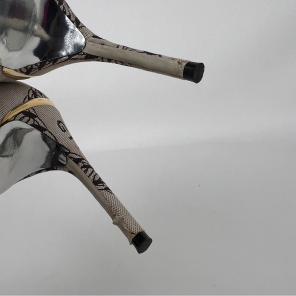 Givenchy Logo Printed Canvas Heel Pumps - Picture 6 of 10